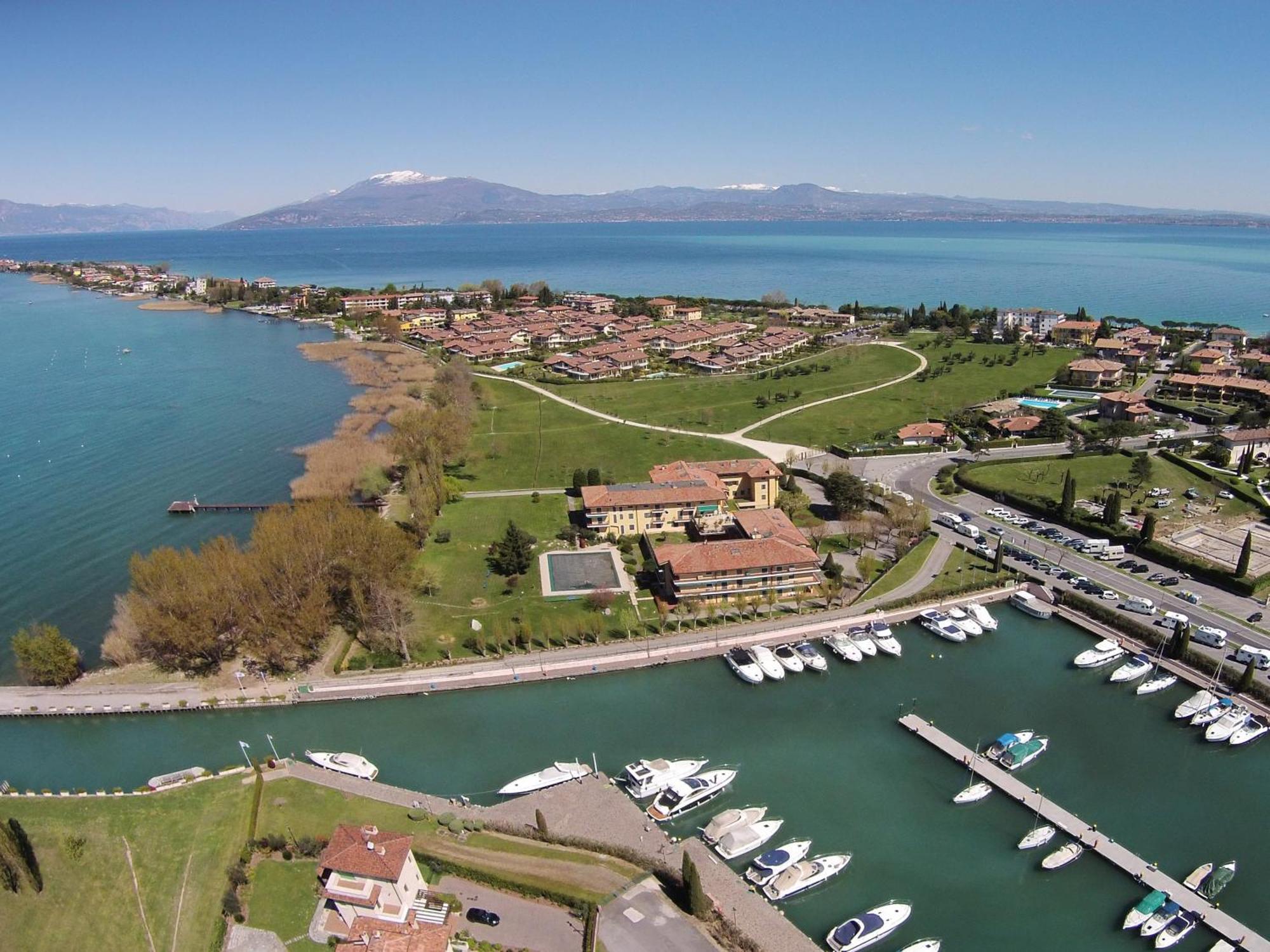Resort Caesar C4 Sirmione - Gardagate Eksteriør bilde